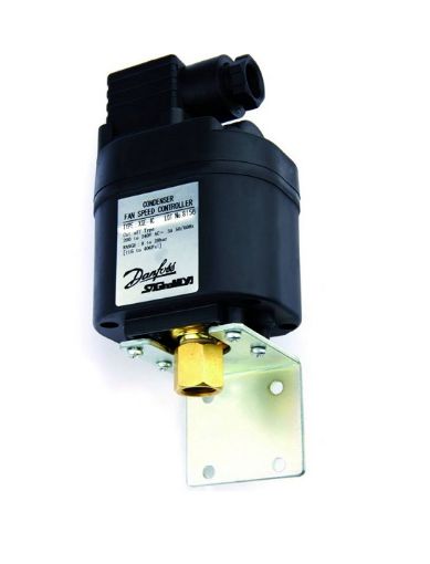 Slika REGULATOR BROJA OBRTAJA DANFOSS XGE-4C 061H3141 200-240V 3A I-pack 60L